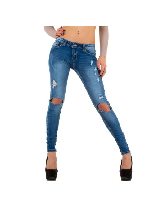 Скъсани дамски дънки