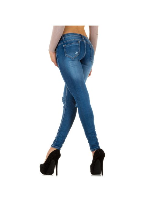 Скъсани дамски дънки