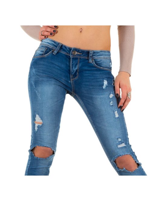 Скъсани дамски дънки